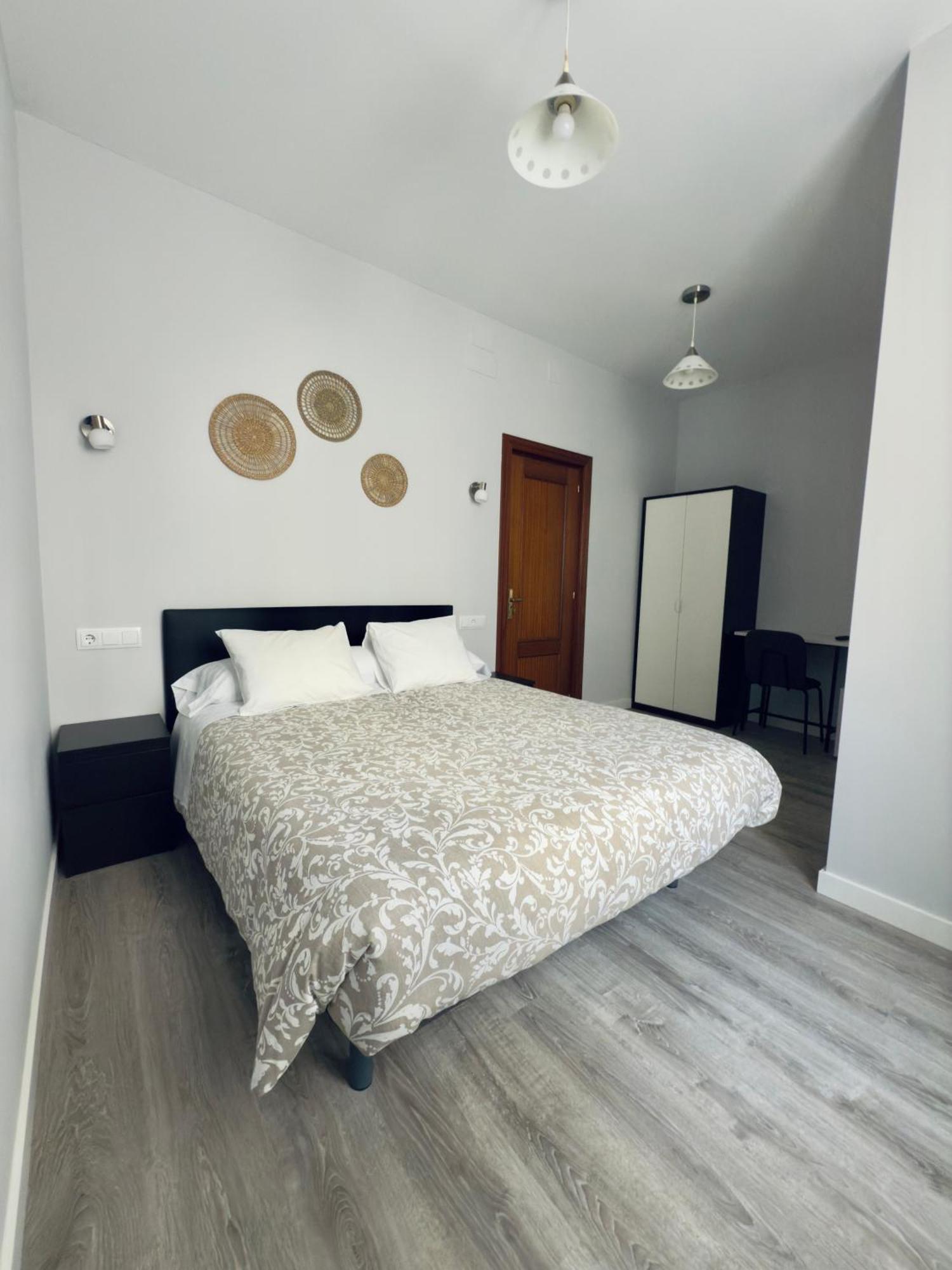 Hostal Conde De Alba Madrid Kültér fotó