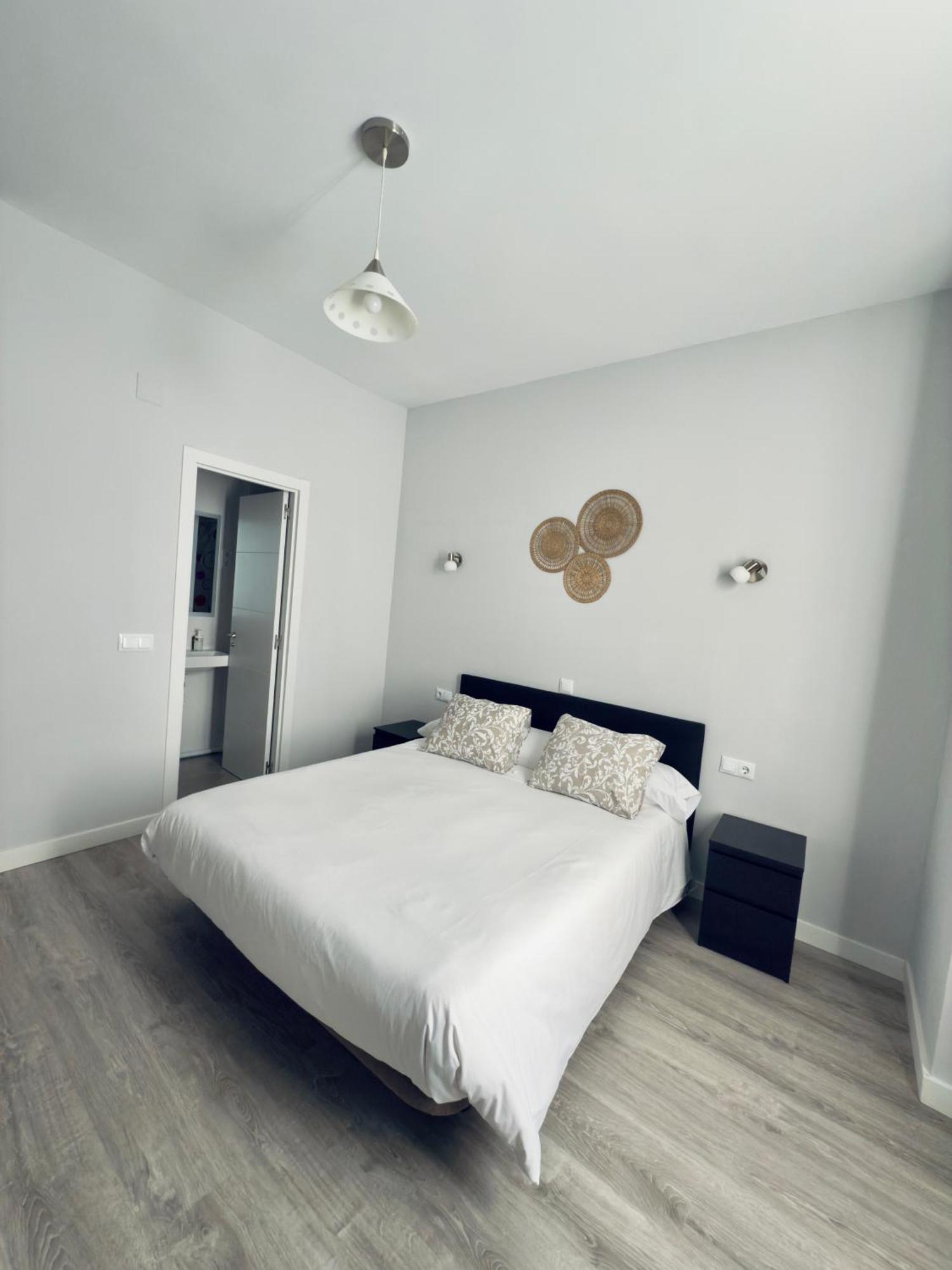 Hostal Conde De Alba Madrid Kültér fotó