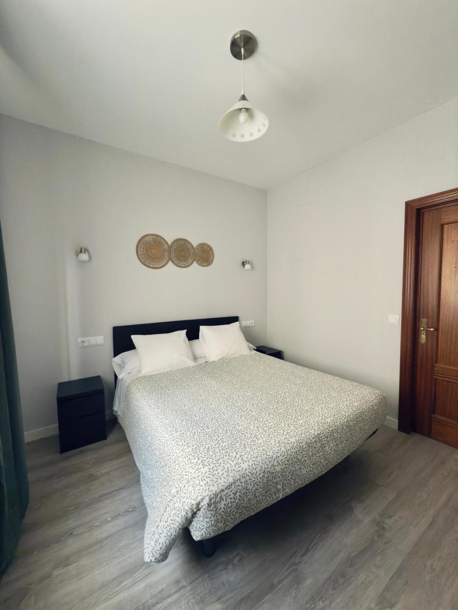 Hostal Conde De Alba Madrid Kültér fotó