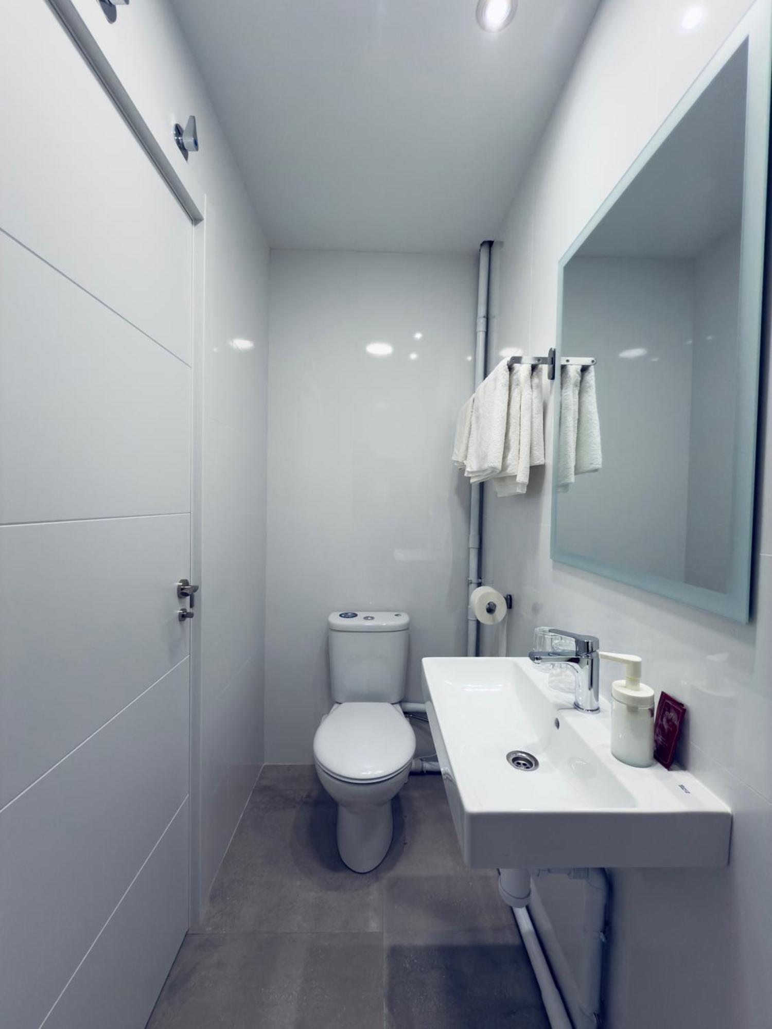 Hostal Conde De Alba Madrid Kültér fotó